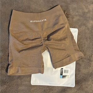 Alphalete sand amplify contour 5” shorts New in bag🥥🤎